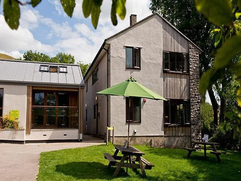 Yha Malham Hostel 0*,
